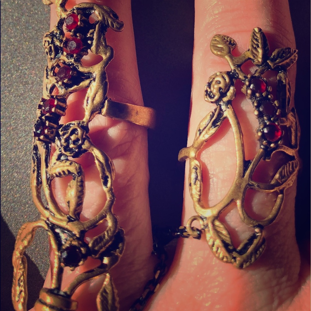 Chain attached double rings for 2 fingers OS